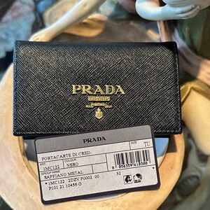 New With Out Tag Prada  Nero Saffiano Leather Card Holder